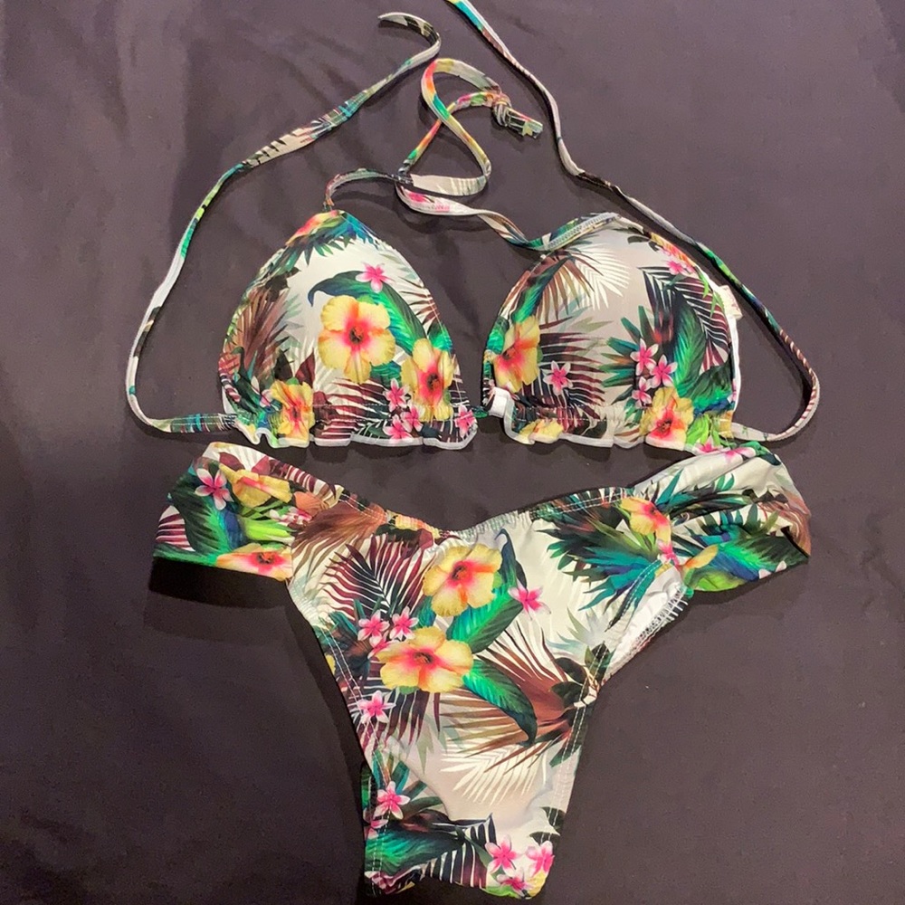 NEW GORGEOUS AND COLORFUL BIKINI SET FROM BRAZIL